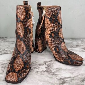 Chic Snakeskin Heeled Boots